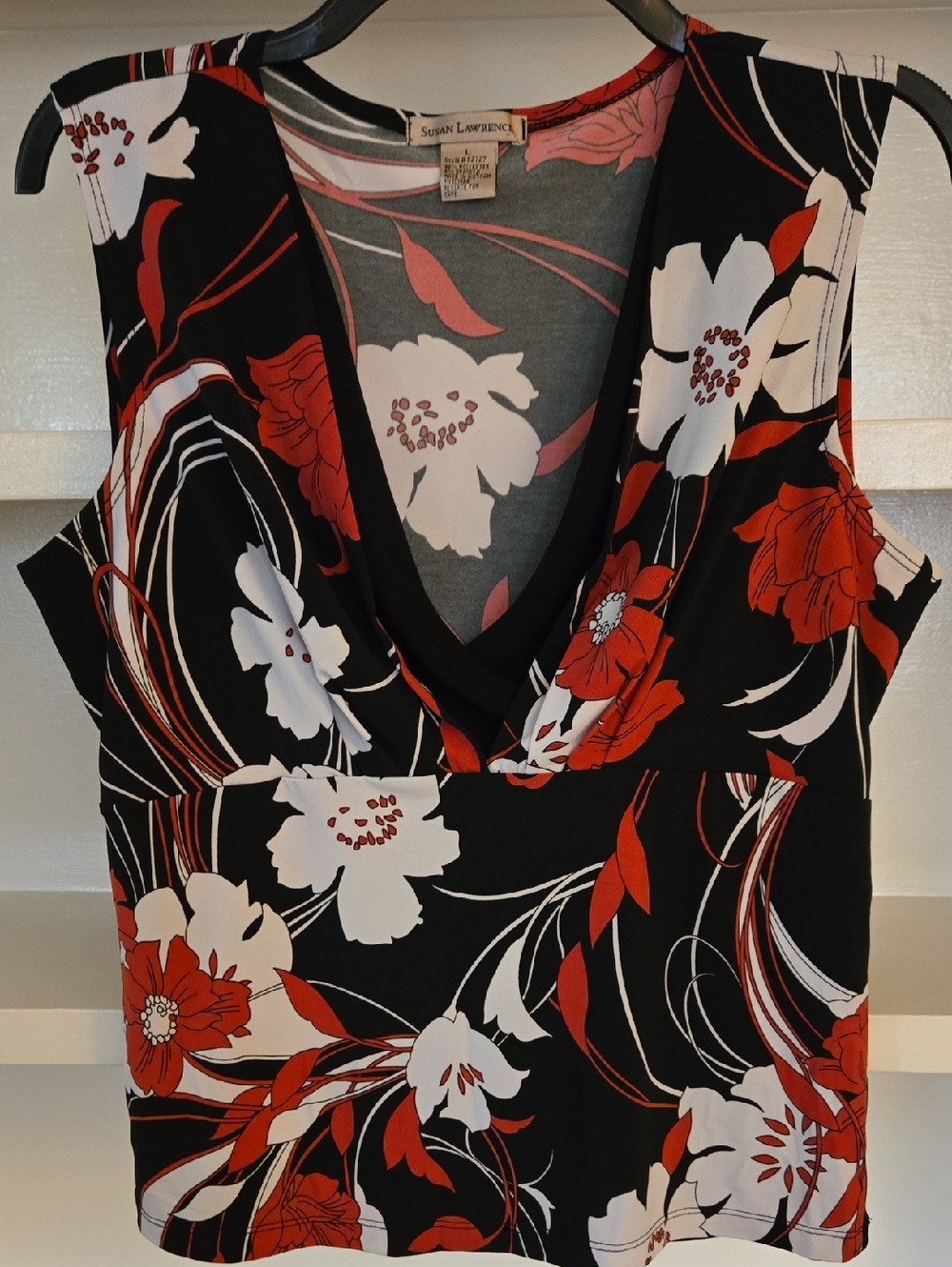 Susan Lawrence Black, Red & White Floral V-Neck Camisole